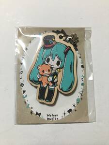 【激レア、新品】初音ミク　ウッドストラップ（We love music）　北海道雪ミクスカイタウン限定　廃番商品　1点のみ！