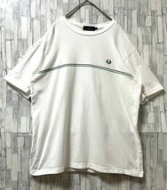 FRED PERRY フレッドペリー 半袖 Tシャツ サイズL ホワイト シンプルロゴ ワンポイントロゴ 刺繍ロゴ 送料無料_画像2
