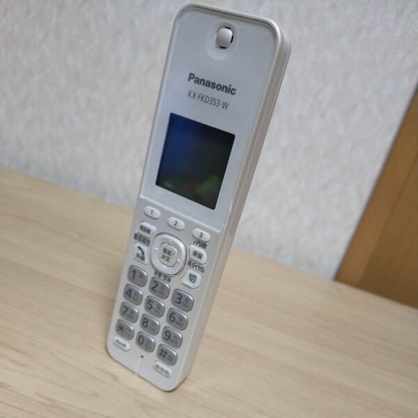 送料無料即決 Panasonic パナソニック KX-FKD353-W 動作確認済み 子機増設し通話確認済みです バッテリー残量不明