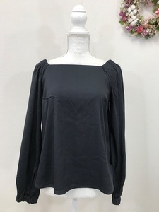 1664　　【　SACRA　新品本体価格￥19，000　】　長袖　プルオーバー　　サイズ：38　　　色：ネイビー