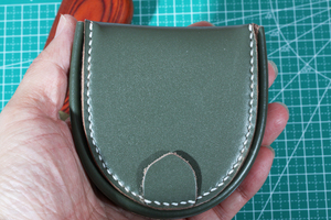 BIG high capacity hand me-do extremely thick half jpy type ( horseshoe type ) change purse . hand .. worker dark green 