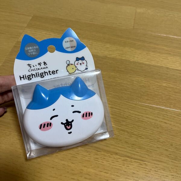 ちいかわ 新品 ハチワレ ハイライター コンパクト
