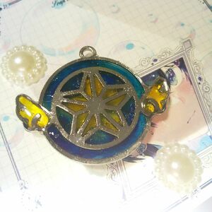 【ハンドメイド】 レジン オリジナル メタルチャーム ストラップ ディスプレイ ワンポイント 星 羽 