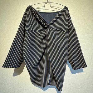  【美品】AZUL BY MOUSSY ストライプトップス　Sサイズ