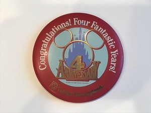 ◆祝！ファンタジースプリングス◆TDL東京ディズニーランド4周年缶バッジ非売品1987年◆