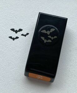  craft punch EKsakses medium size bat .. ultra rare punch Halloween 