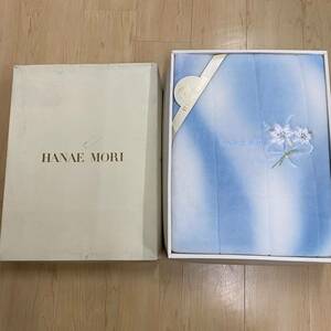 HANAE MORI ハナエモリ 森英恵　アクリル　敷毛布　ライトブルー　ユリ　no.97