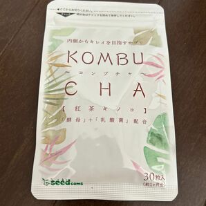 コンブチャ　紅茶キノコ