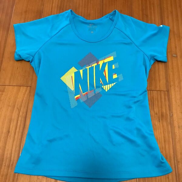 NIKE 半袖Tシャツ160cm女の子用