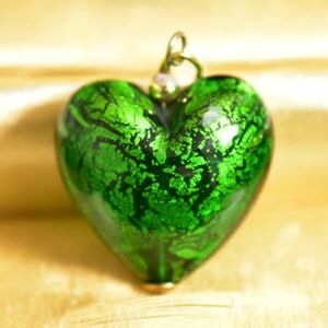 Винтажный Mura Noglass Heart Green Top Top/Charm Подлинное стекло из фольги