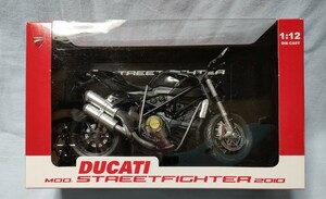 [1/12 DUCATI STREETFIGHTER 2010(ブラック)]アオシマ・スカイネット 完成品バイクシリーズ ドゥカティ ストリートファイター 黒 Automaxx