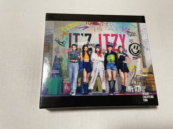 IT'z ITZY 初回限定盤A フォトブック　外箱付き　CD ITZY Hヌ-09.　中古