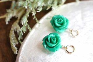 [Hoop Charm] K14GF754 Rose Coral Charm Green 1 Пара /обруча пирс -обруча грушу /обруча