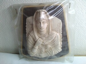 タイ？工芸品　A　Palmyrene　Lady　2nd Cent.A.D 　横縦15cmX16cm