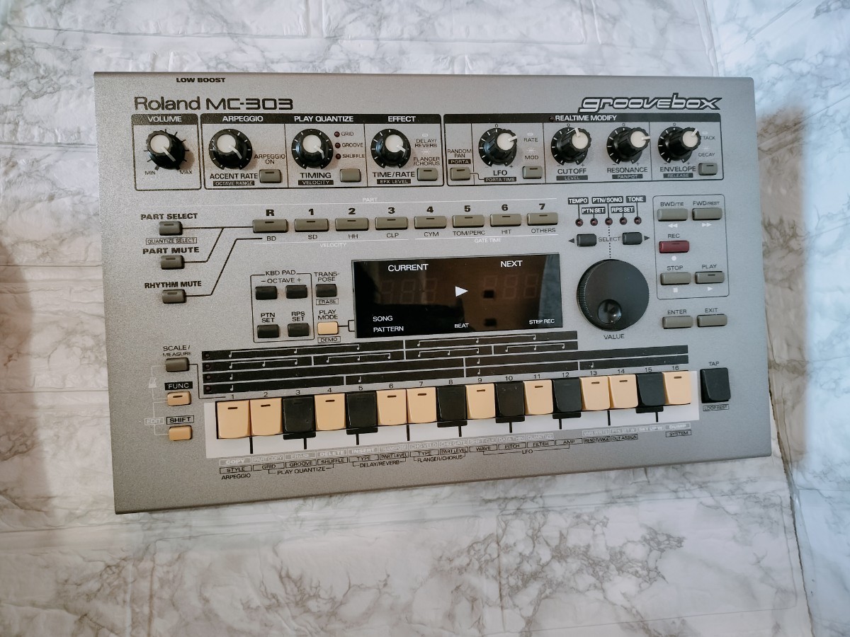 Yahoo!オークション -「roland mc-303」(楽器、器材) の落札相場・落札価格