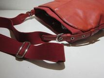 アニエスベー　レザー　ショルダーバッグ　これからの季節の装いのアクセントにきれいな赤　上質皮革のおしゃれなデザイン　　_画像6