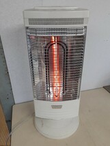 ２F】トヨトミ 電気ストーブ 白/ホワイト 速暖 カーボンヒーター TOYOTOMI 暖房器具 暖房、空調 電気ヒーター 首振り　現状_画像1