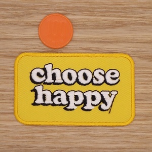 【Ｍサイズ】 アイロンワッペン NO.1618 ＣＨＯＯＳＥ ＨＡＰＰＹ 幸せを選ぶ 幸せが来る 幸福になる アップリケ 【郵便定形】