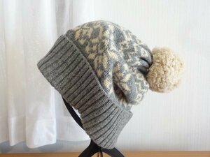 ◆ 全日本婦人帽子◆レディース・ガールズ　灰色帽子　ポンポン付ニット帽　サイズ５６cm〜５９cm　キャップ　帽子