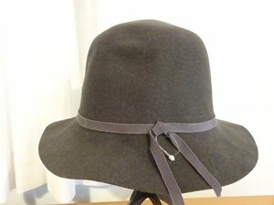 ∂ COMESANDGOES ∂ レディース・婦人用　濃い目のカーキ色　スタイル帽子　サイズ５７cm〜５９cm　The Letters　キャップ　帽子