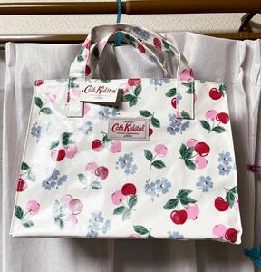 Cath Kidston ハンドバッグ　タグ付未使用品　さくらんぼ柄 キャスキッドソン