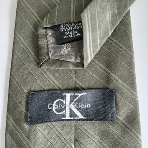  Calvin Klein (Calvin Klein) dark green stripe necktie 