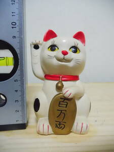 N225-21S　置物　貯金箱　猫　ねこ　陶器　中古　（F2-右）