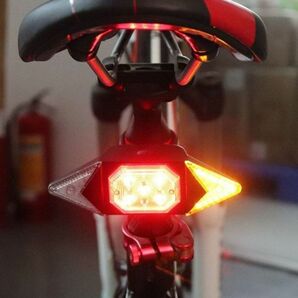 自転車用LEDウィンカーライト ワイヤレスリモコン付属 テールライト 方向指示器 テールランプ ロードバイク 安全 事故予防 USB充電の画像7