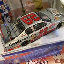 新品☆1/24　NASCAR　TAZ　ダイキャストカー★KEVIN HARVICK　29、ナスカー、ミニカー、ルーニートゥーンズ、タズ_画像4