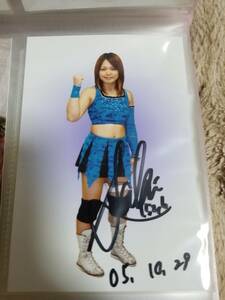  front ... portrait with autograph woman Professional Wrestling post card size (2)