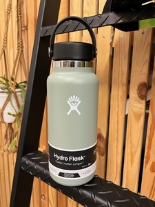 ハワイロコに大人気！断熱ステンレスお洒落ボトル ハイドロフラスクHydroFlask 32oz(946ml)2023NEWカラーAGAVEアガベ アウトドアヨガビーチ