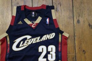 【古着GAME TOPSレア美品 adidas CLEVELAND CAVALIERSユニフォームタンクトップ紺#23】NBAバスケLebron Jamesレブロン・キング・ジェームズ