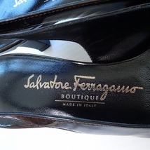 #ans サルヴァトーレ フェラガモ Ferragamo パンプス 4 1/2 こげ茶 ガンチーニ エナメル ストラップ イタリア製 レディース [823591]_画像6