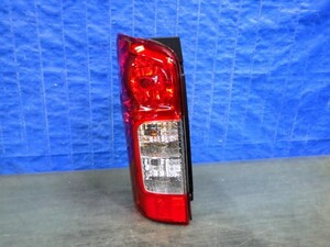 S1586　NV350　キャラバン　E26　前期　左テール　T008　良品