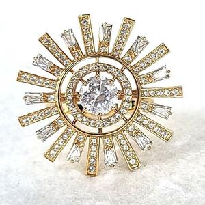 □【極美品】SWAROVSKI スワロフスキー　太陽 SUNSHINE リング 指輪 5482499 ゴールド クリスタル