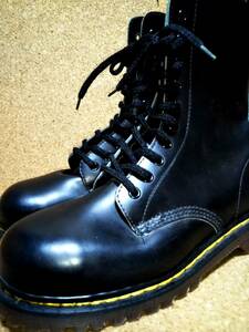 【Dr.MARTENS】ドクターマーチン 英国製 スチールトゥ 10ホールブーツ UK8(27cm ) イングランド製 ブラック プリントタグ 貴重【極美品】