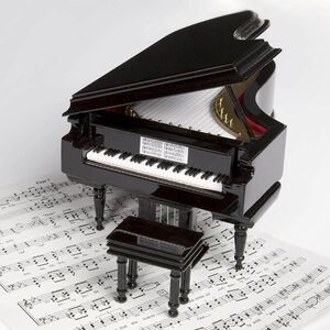 グランドピアノのオルゴール ミニチュア 高級感 音楽 アンティーク インテリア ギフト 飾り 置物 オブジェYWQ2024