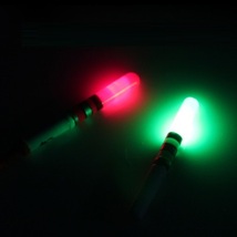 夜釣りに最適 LED ケミカルライト 37 レッド & グリーン 各色2本(合計4本） 電池4個付き 送料込み ライトスティック ケミライト_画像1