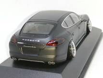 1/43 PORSCHE DESIGN DRIVER'S SELECTION ディーラー特注 Panamera Turbo 改 アルミ 深リム ローダウン 改造 スモーク カスタム Minichamps_画像6