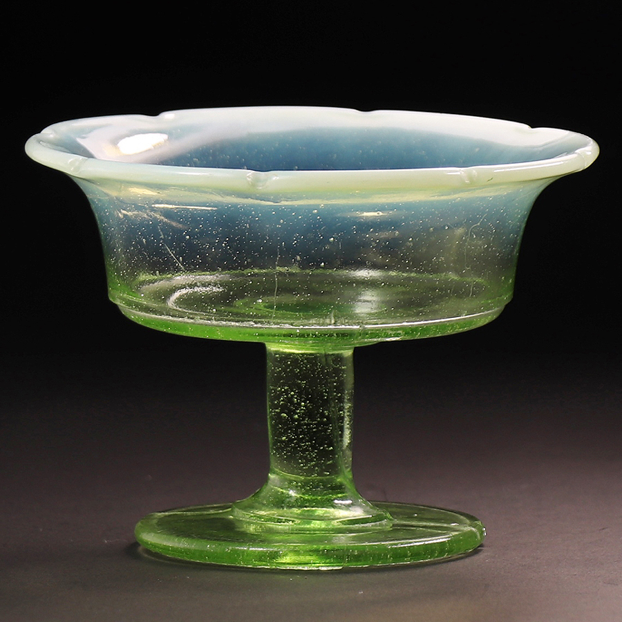 3581 氷コップ 輪花 乳白 ウランガラス 当時物/花縁 和ガラス アイス