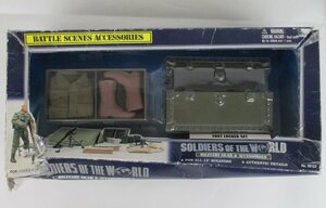 フォーマティブ　SOLDIERS OF THE WORLD MILITARY GEAR & ACCESSORIES【ジャンク】ukt091315