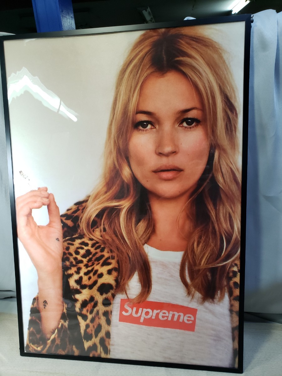 Yahoo!オークション -「ケイトモス supreme ポスター」の落札相場