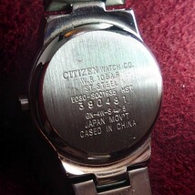 883【動作品】CITIZEN Wicca E030-S001935 Eco-Drive シチズン エコドライブ ウィッカ レディース腕時計 シルバー×白文字盤 ウォッチ_画像2