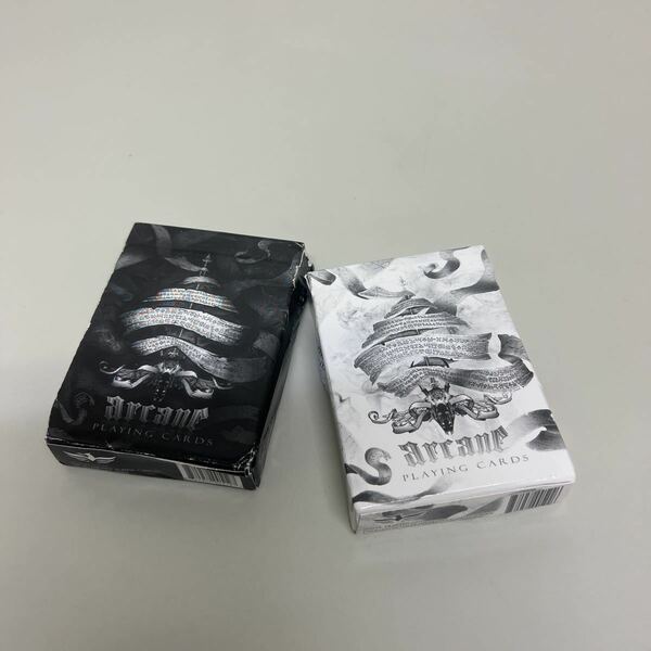 508p2126☆ Bicycle Arcane Playing Cards 2 Deck Set 1 White & 1 Black by Ellusionist トランプ