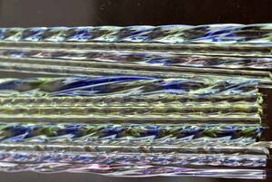 モレッティの細密なツイストガラス棒、ガラスレース棒（11203-467）レース棒 ＃ヒュージング ＃小物ガラス材料 ＃アクセサリー材料