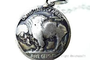 Art hand Auction विंटेज सिक्का पेंडेंट, अद्वितीय गुंबद के आकार का खत्म 11239-494 सिक्का लटकन, असली विदेशी सिक्के, हाथ का बना, सहायक उपकरण (महिलाओं के लिए), गले का हार, लटकन, गला घोंटनेवाला