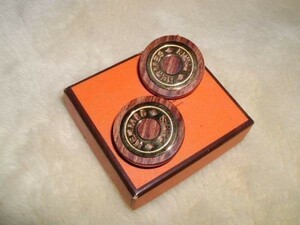 * free shipping *HERMES Hermes Serie GOLD& wood earrings (USED)