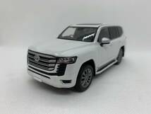 1/30 トヨタ ランドクルーザー300 TOYOTA LAND CRUISER J03-3-038_画像1