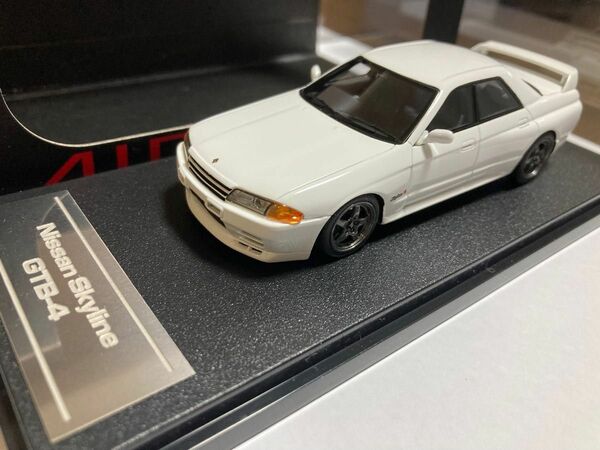 MIRAGE スカイライン GTB-4 白 R32 1/43