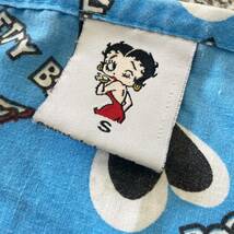 BETTY BOOP ベティブープ 半袖 メディカルシャツ パジャマ S ブルー 総柄 ベティちゃん シャツ キッズ USA キャラクター_画像4